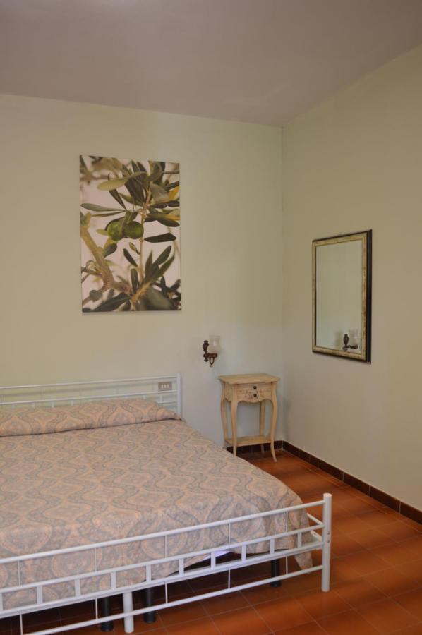 Hotel Il Poggetto Castellina Marittima Exterior foto