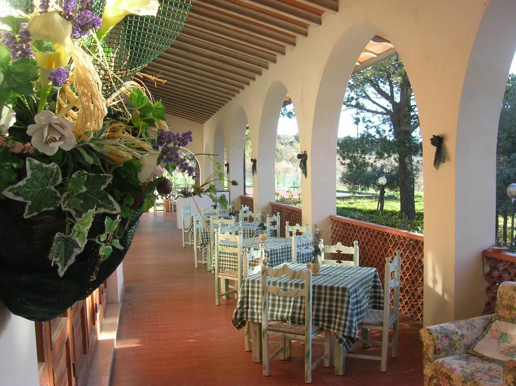 Hotel Il Poggetto Castellina Marittima Exterior foto