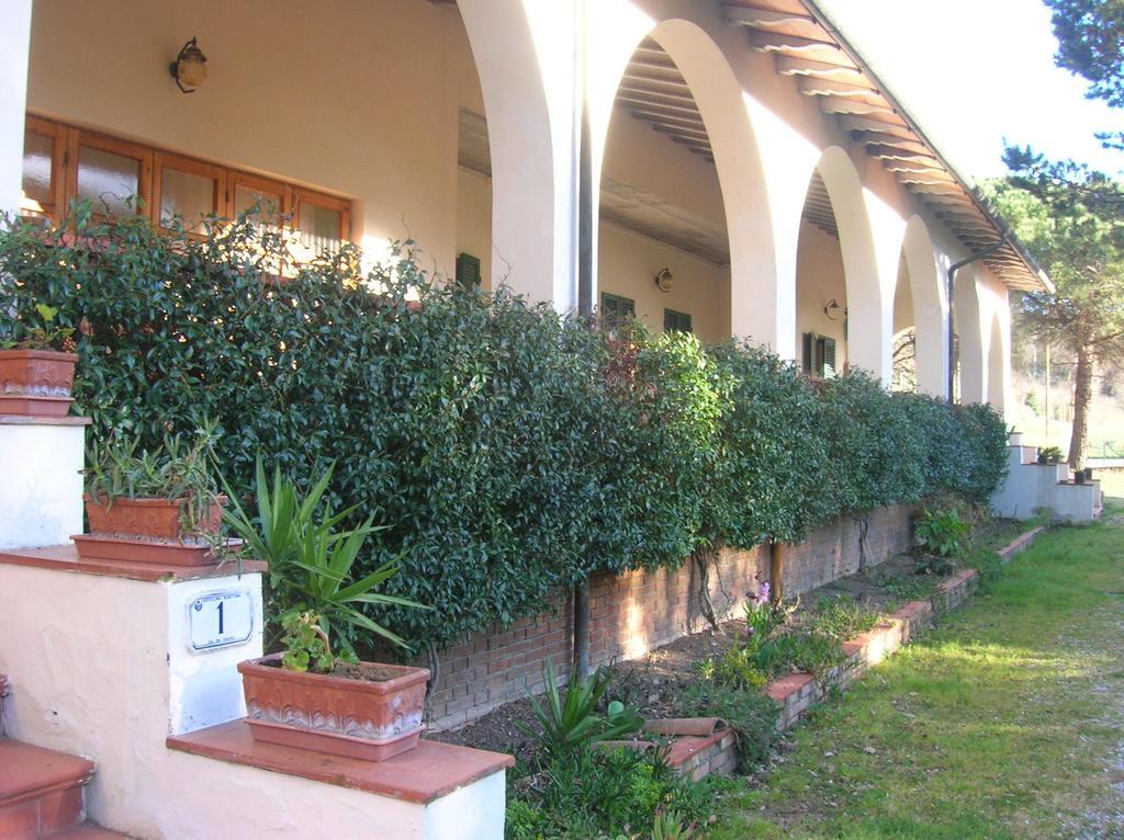 Hotel Il Poggetto Castellina Marittima Exterior foto