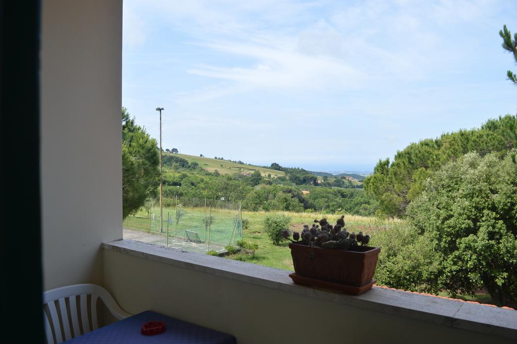 Hotel Il Poggetto Castellina Marittima Exterior foto
