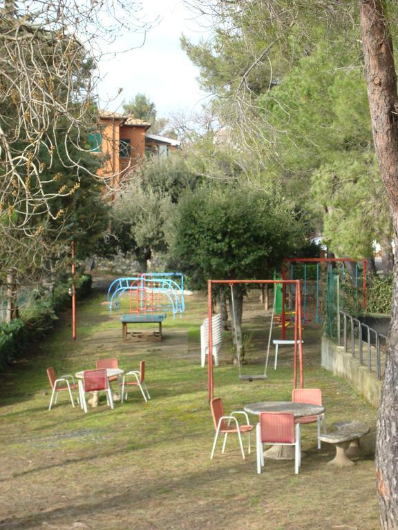 Hotel Il Poggetto Castellina Marittima Exterior foto